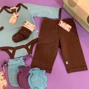 Babysoy Newborn Boy Gift Set Bodysuit/Pants/Sock/Mittens/Gift Box - 0-3 months